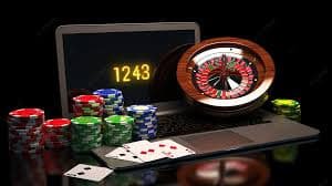 Platform efootball menampilkan berbagai konten olahraga, kasino live-dealer, dan slot games